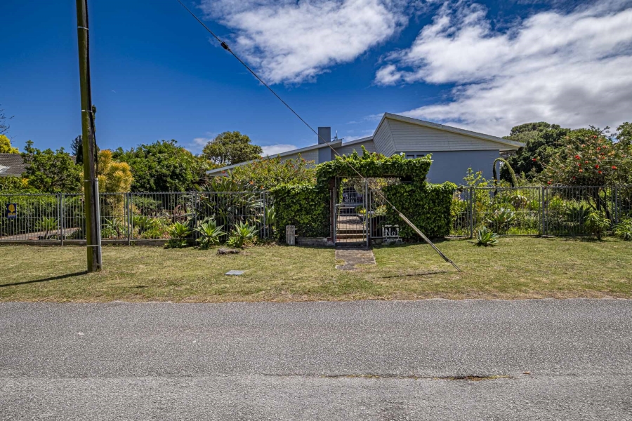 4 Bedroom Property for Sale in Sunridge Park Eastern Cape